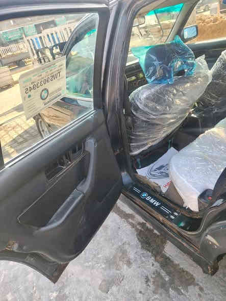 سلام عليكم BMW525
للبيع السياره خير من الله 
مكينه وكير حاويه +صدر 80بل ميه
قرفتها يرادلها ترتيب  ودعاميه الاماميه السياره جاهزه
للبيع +مراوس السعر 45وبها مجال 
*********** بي وتساب مكان ابو غريب
