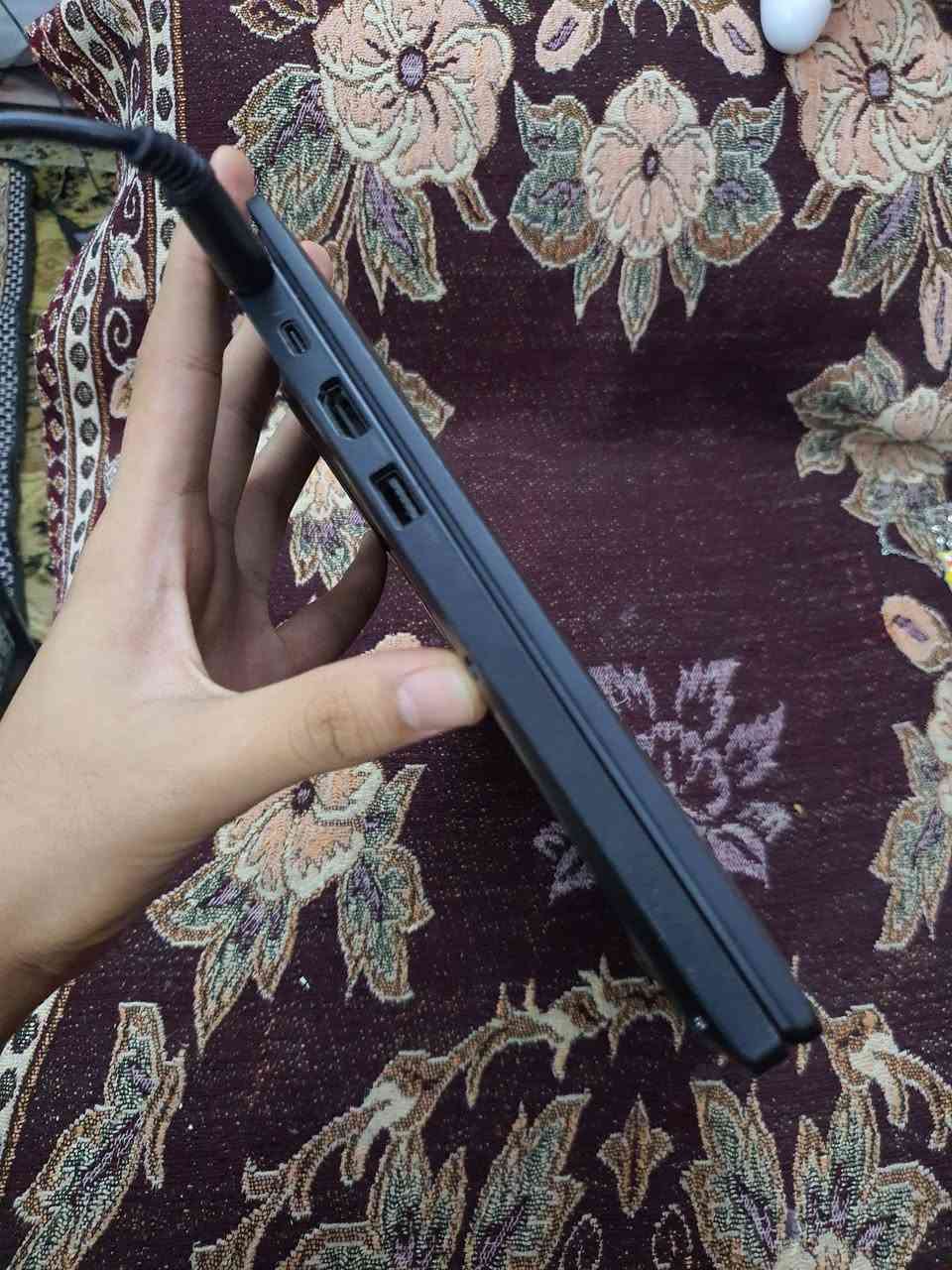 لابتوب ديل لاتتيود 7290 سوبر سلم لمس
I7 جيل 8 نوع u 

رام 8 ddr4 

كيبورد عربي انكليزي ضوئي

كرت شاشه انتل 4 كيكا

ذاكره 120 كيكا m.2

دقه الشاشه 1080-1920 

نضافه الجهاز 90% 

فقط بطاريته تعبانه كلش يشتغل علشاحن 
و زر السهم مفطور كما موضع في الصوره

يجي ويا الجهاز شاحن اصلي 65 واط

سعر 190قفل 

توصل لكل العراق موجود

تواصل  واتس ***********
