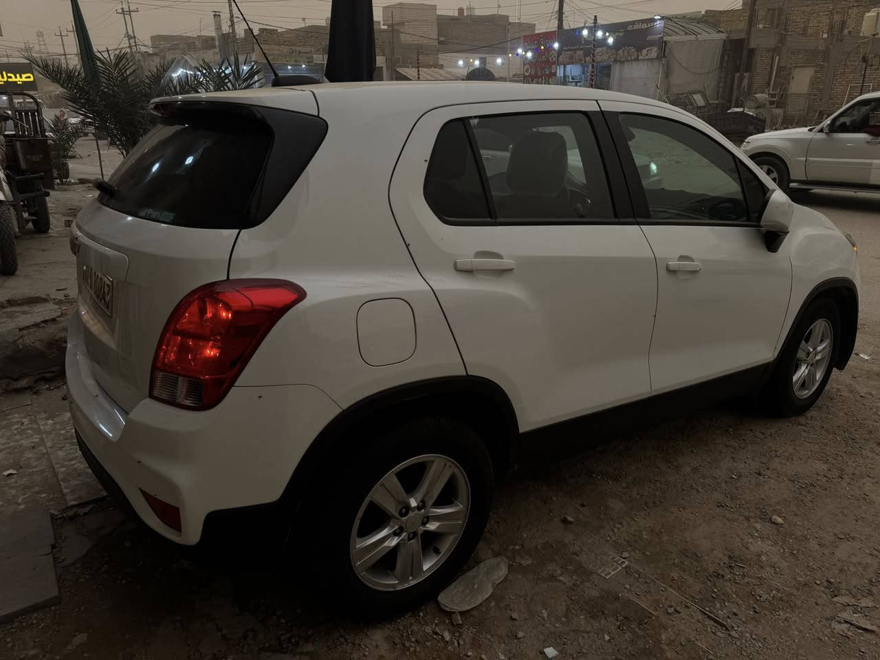 سلام عليكم سياره تراكس 2022  مواصفات Lt اربيل الجديد تريد وكاله تحويل حاضر السياره جديده وجاهزه علا اخر حبايه تخم تاير جديد تبريد جديد حداديه جديده مكينه كير كلا جديد مكينه 1400 تيربو ستوني مسوي ادامه كامله السياره ماشيه 90 الف حادثهه بامريكه بنيد وجاملغ فقط والبعراق بيه صبغ باب خلف السائق فقط اثر دحجه الباقي كفاله سعر ب 105 بيه مجال بصيط مكاني نجف حي الجامعه رقمي ***********
