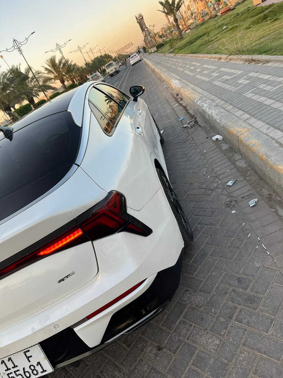 سلام عليكم
للبيع | 2025 KIA K5 GT-Line

المسافة المقطوعة: 13000 ميل

المحرّك: 2500cc
رقم بغداد
المواصفات:
 • فتحة سقف بانوراما
 • تشغيل بصمة
 • رادار أمامي
 • رادار جانبي (نقطة عمياء)
 • تحكمات مقاعد كهربائية
 • شاشة وسطية كبيرة
 • سايد بريك دكمة (Electronic Parking Brake)
 • تدفئة مقاعد
 • تدفئة ستيرن
 • نظام تثبيت السرعة
 • حساسات أمامية
 • كاميرا خلفية عالية الدقة
 • دخول ذكي
 • إضاءة خارجية LED
السعر:195ورقة

رقم صاحب السيارة ***********

