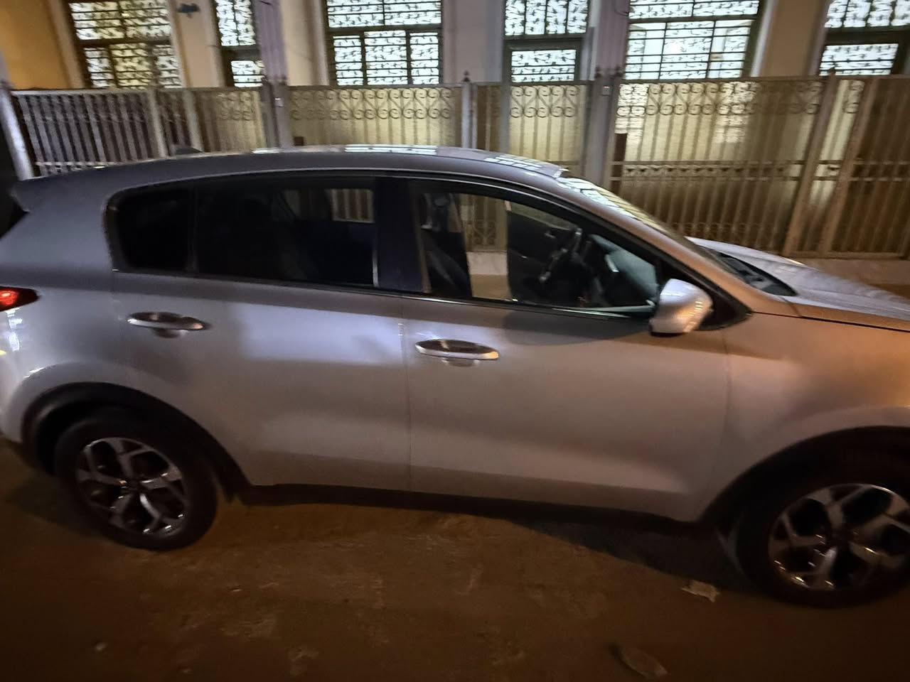 سلام عليكم 
سبورتج 
موديل 2020 
وارد أمريكي 
ماشية 81 
محرك 2400 
حادث جاملغ وبنيد 
سعر 165 وبيها مجال للطيبين 
مكان بغداد 
رقم تلفون ***********
