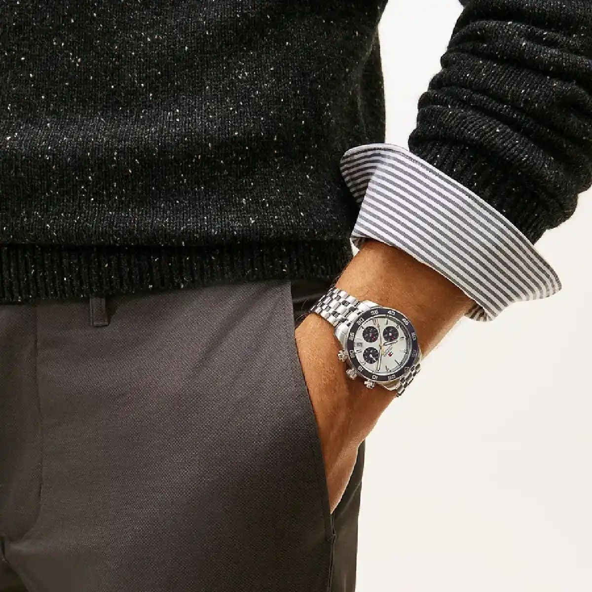 بسمِ الله ، والصَّلاة والسَّلامِ عَلَىٰ رَسُولِ اللهِ  ﷺ .🌿
#مــزاااااد
ساعة #تومي_هيلفيغر الأصلية ✅
ساعة تومي هيلفيغر Tommy Hilfiger رجالي أصلية تومي هيلفيغر
TH85 1792215  للرجال ب بمينا بيضاء وسوار فضي من الفولاذ المقاوم  😍

⬅️ رتيل الساعة ≈ 300$
🔸المزاد #عرض و #سوم و #طلب
 يبدأ المزاد من 10$ والرفعة أقل شيء 10$

 والسوم بالدولار$

#يبدأ من الآن و #ينتهي يوم غدٍ إن شاء الله الساعة الثانية والربع مساءً ..

 ☑️ للأعتماد أولاً : أرسال العنوان الكامل ورقم التلفون .

والتوفيق من الله للجميع 🤲

🔹 TOMMY HILFIGER 🔹

🔴 المواصفات :
▫️تومي هيلفيغر Tommy Hilfiger رجالي أصلية
▫️كَود الساعة  تومي هيلفيغر
TH85 1792215
▫️الساعة من الفولاذ المقاوم للصدأ
▫️الحركة كوارتز 
▫️ السير ساتلس ستيل مقاوم للصدأ 
▫️الفولاذ المطلي مقاوم للصدأ 
▫️علامات وعقارب مضيئة في الظلام
▫️الوظائف: كرونوغراف، التاريخ، اليوم، الساعة، الدقيقة، الثانية
▫️سناتر شغالة 
▫️مقاومة الماء 50 متر 🌊  
▫️القطر 41 ملم 

🔹الحاله جديدة لك 😍
تأتي مع العلبة الأصلية والكتلوك وكرت الضمان والعلاكة الخاصة بـ الماركة ✅

وتكدرون تبحثون على تفاصيلها أكثر 🌹

🚖 يوجد توصيل الى جميع محافظات عراقنا الحبيب 🚖


**إذا كنت صاحب هذا الإعلان وتريد حذفه لأي سبب، رجاءا أرسل رسالة إلى الدعم الفني**