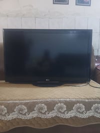 شاشة LG • تلفزيون LG • شاشة 42 بوصة • تلفزيون 42 بوصة • شاشة سمارت • ت...