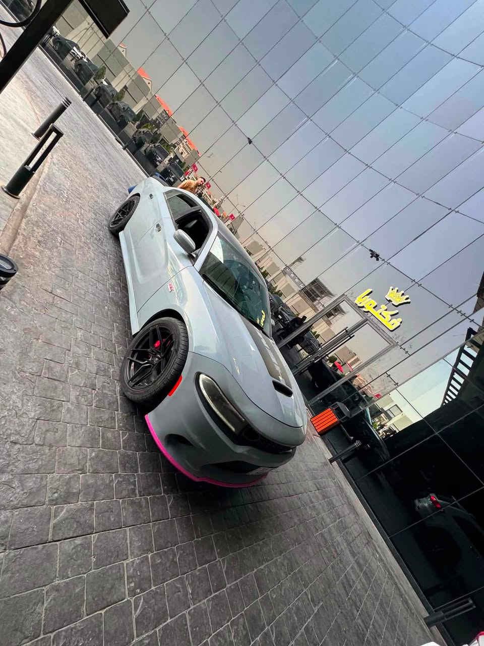 يالله
هيمي 5.7 
V8 عضلات امريكيه 
فول مواصفات عدا الفتحه 
السياره قطعتين كلير فقط  
حادثها موضح  بالمنشور
ممشاها 100 الف ميل 
السياره بأسمي شخصيا 
سياره احلى من الصور 
سياره ماناقصه شي ابد 
شوته رياضي بلادي + فجوج برمبو 
اي شي تريد تستفسر عليه اتصال فقط
***********
