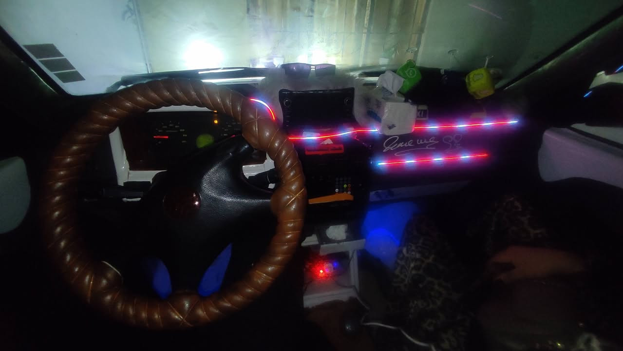 سيبالبيع موديل 2011 تاريخ انتهاء السنويه 2027 كاربون بانزين بيها سيارة كدام العين نضيفه وبل واقع احلئ من الصوورة وطخم تايت جديد وسستن سمعات جديد نشرات داخليه وليت زينون سيارة جاهزة ما نقصها شيء شرط التحويل والوكاله الموصل الجانب الايمن التوصل فقط على الرقم ***********
اني فقط نشر السياره وليسه صحب السيار اتصل عل رقم وفهم من صاحب السياره
