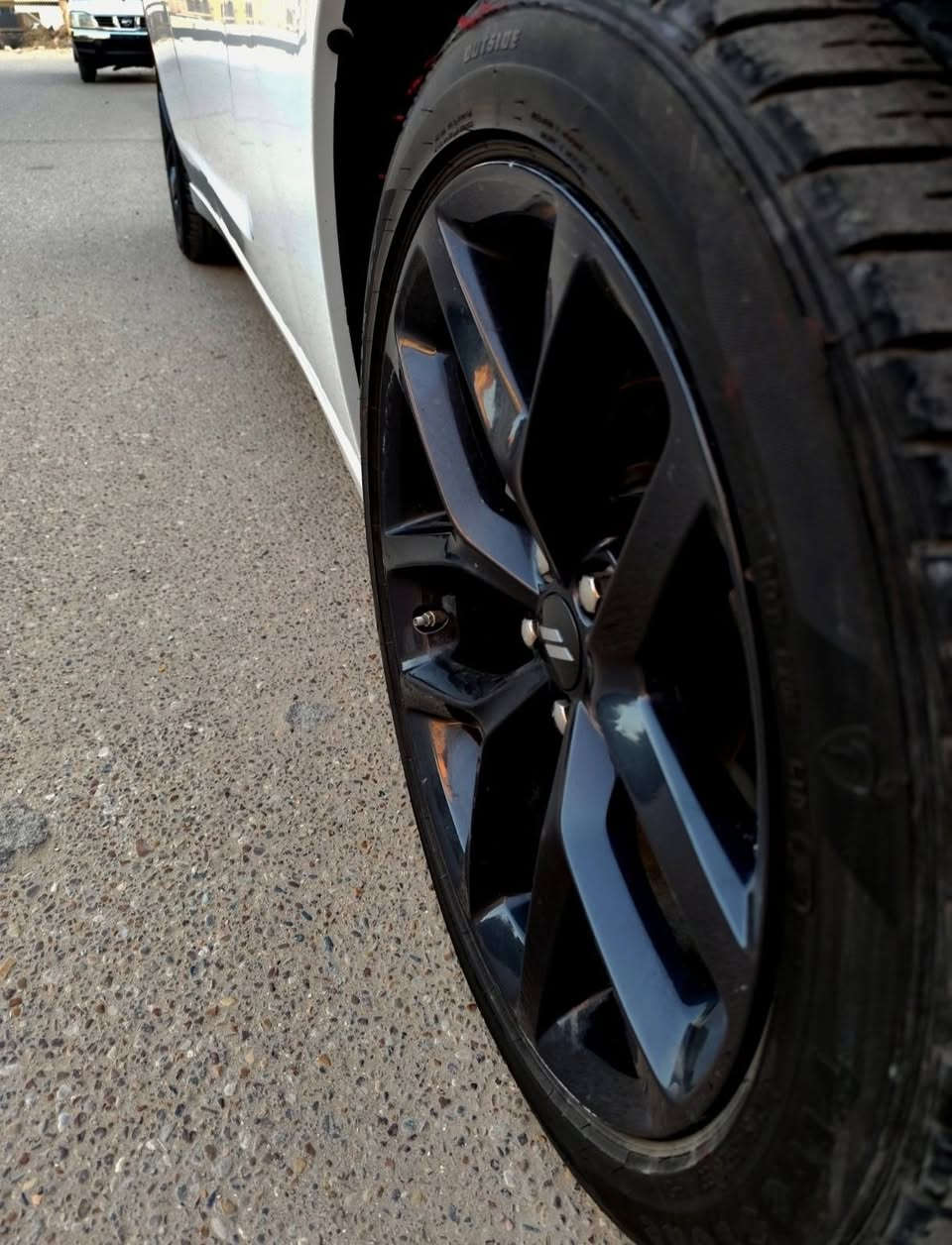 دوج جارجر 2023  امريكي أصلي
ملاحظه.. السياره غير مستخدمه في العراق بدون رقم تترقم جميع المحافظات بستثناء الشمال ..
كلين تايتل كفالة عامة مطلقة من كلشي استيراد خاص
              اللون ابيض 
المسافة المقطوعة 15 mi فقط وضع الوكالة ..
حجم المحرك 3600
مواصفات السيارة ..
-فتحة سقف
-كامرة خلفية دوارة HD
-لايتات زنون وكالة
-تشغيل عن بعد
-كشنات حضن مع تحكم كهرباء
-حساس خلفي
بلوجكترات زنون لد امامي
-شاشة كبيره مع نضام GPS
-مري جانبية هيتر مع عاكس الضوء
-نضام USB- كامل
-تبريد قطعتين
-بصمة ابواب
مكان السيارة الناصريه شارع بغداد
رقم صاحب السيارة
*********** واتس او اتصال
الخاص مفتوح ...
