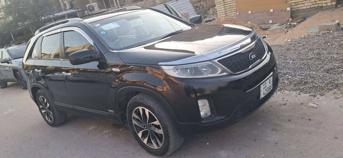 سلام عليكم سيارة سورنتو موديل 2013 سيارة بيها قطعه صبغ خليجي مكينه ٦سلندر ٧راكب بيها  صبغ وحده خليجيه سيارة مكاني بغداد البياع متواجد واتساب رقم الهاتف *********** بيع او مراوس حسب القناعه سعر  158وبيها مجال
