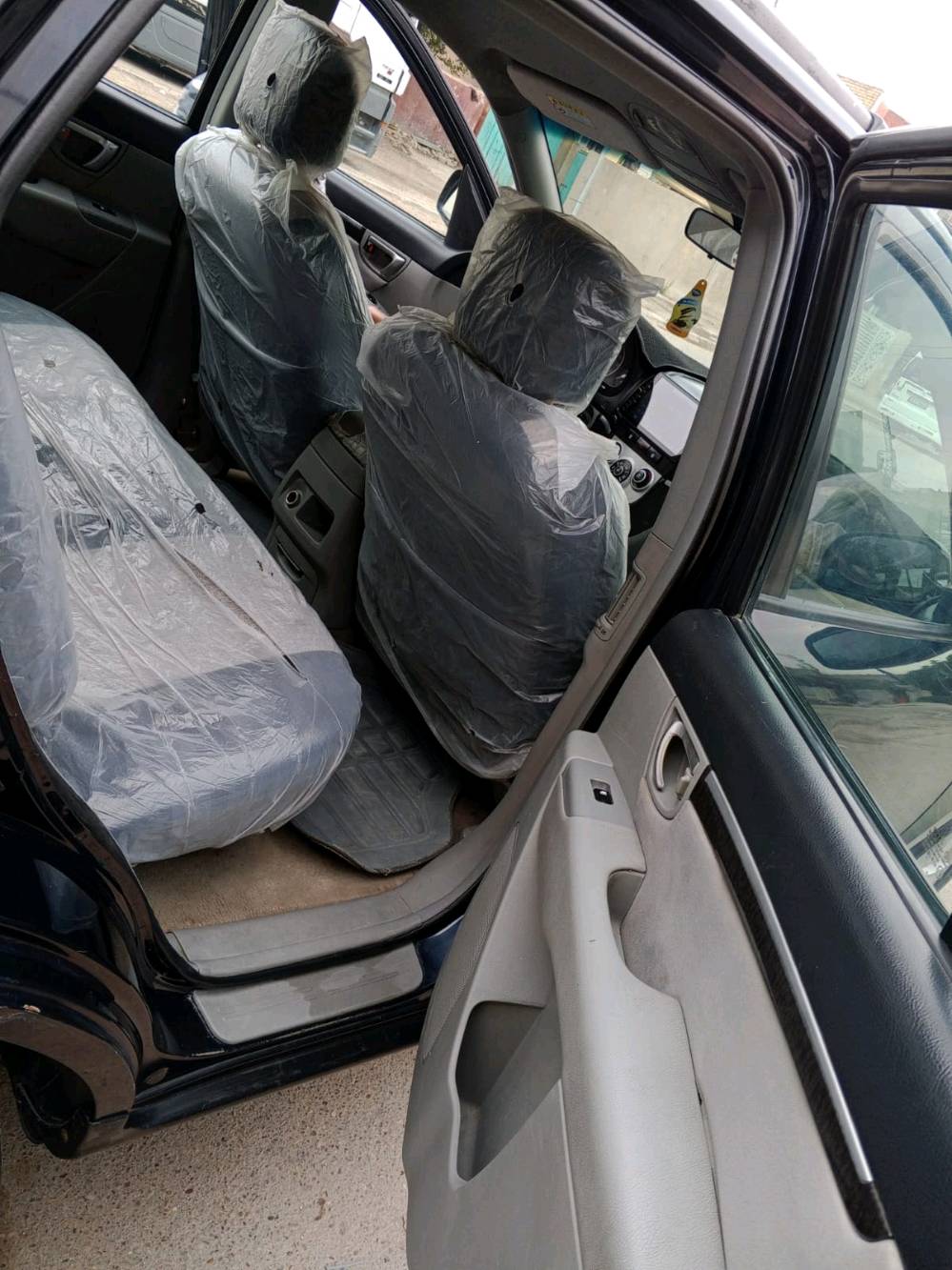 (ارخص سنتافية ب 88)
شوف خواتها وخابرني 
سيارة سنتافيه موديل 2007 خمسة راكب  كير مكينه كفالة مكينه 2700 ستة سلندر دوش المرغوب  تبريد ثلاجة 
تخم تاير جديد كهربائيات كلها تشتغل لايت زنون السيارة كاملة مكملة ترايها للبصرة تحويل مباشر سنوية لل 28 رقم بغداد 
السعر : 88 وبيها مجال اخوان بدون كسران السيارة جوة السوك ونظيفة حيل
العنوان : بغداد الشعب يم سوك شلال 
الرقم : ***********
          *********** 