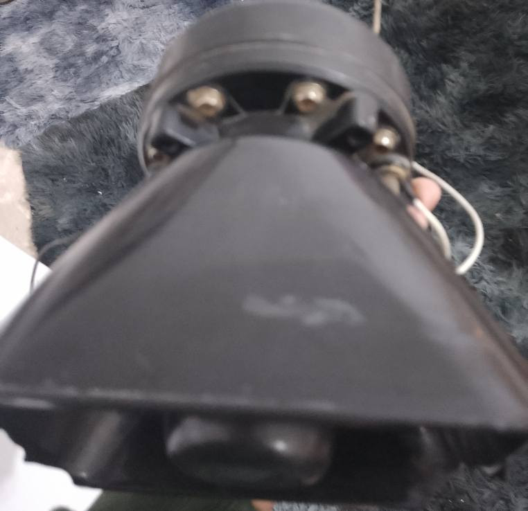 سلام عليكم للبيع سارينه انذار سيارات
السعر قيم بل يرضي الله
 بعقوبه الرقم ***********
