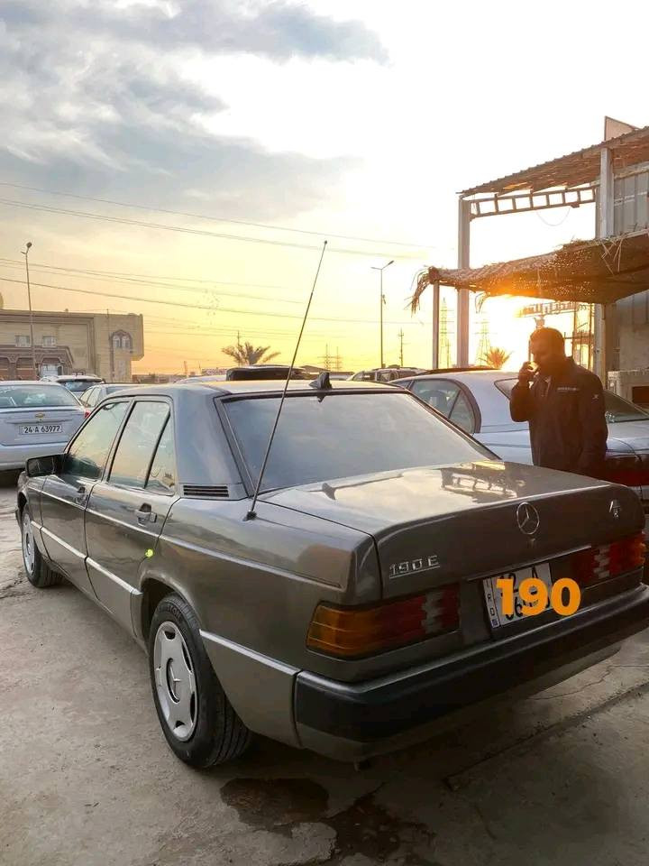 سلام عليكم اخوان مارسداس رقم نينوى ألماني مصطره كابو بانزين
حجم ١٩٠
محرك ٤سلنداى اصلي 
سلايت 
موديل ١٩٩٢
قفل مركزي 
كير ٥نمر 
تتفيه شغال 
اريل كهربيه شغال
ليتات زينو 
كير محرك تخم حداديه كهربيت دريم شفتات اكسن كل شراط 
مصبوغ جمالي صباغ دراجه اولا 
سيار على وضعيته جديد 
مكان سيار موصل 
سعر ٥٠ أو بيه مجال 
م***********
وت ***********
