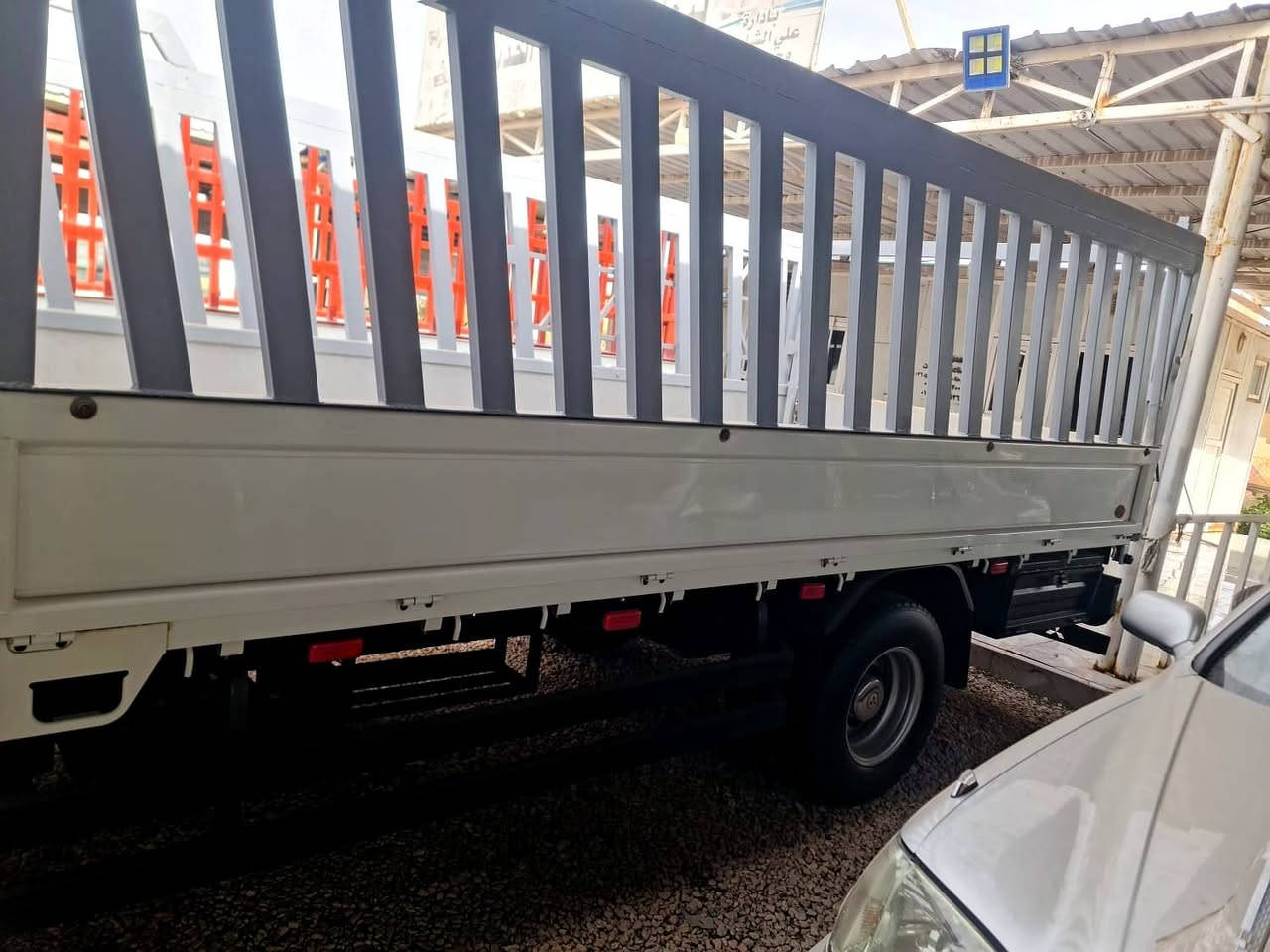 الهم صلي على محمد وآل محمد 
السلام عليكم كنتر للبيع موديل 2022 كويتي اصل مكفول كفال عامه من ضربه وصبغ تحويره 17 ونص وره وكدام محجر درجه اولي مكينه مامفتوحه وكير واكسل كفال السياره عل وضع الشركه ما عايزه شي دوشمه عامه مالت كركوك السياره جديده ما ناقصه برغي مالت عمل 
رقم السياره/بابل 
العنوان/بابل القاسم 
رقم الهاتف/***********
***********
