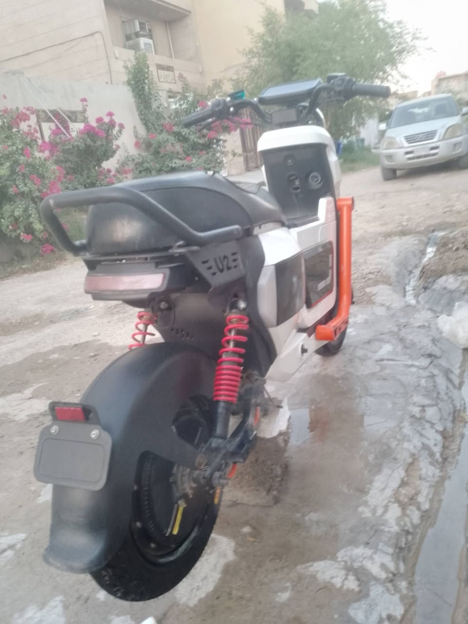 السلام عليكم
دراجه ليثيوم u2 2025

.دراجه نضيفه وممتازه تمشي بلشحنه الواحده 80كيلو حقيقي 
.الدراجه اربع نمر سرعه 60 _70 حسب الوزن 
.شاشه تعرضلك السرعه وسعه البطاريه 
.صارله يمي 7اشهر مخليت مكان بغداد مرحتله حته دلفري تكدر تشتغل بيه 
نقص الدراجه جاملغ امامي فقط .

تشتغل علسويج وكارت علشاسه وتشتغل وبصمه تحكم بعيد 

تاير خلفي جديد البارحه شديده اصلي 
دراجه خير من الله الياخذه ميخسر ولله 
رقمي ***********
