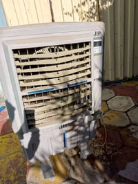 أغراض منزلية مستعملة • مجموعات ملابس • النجف