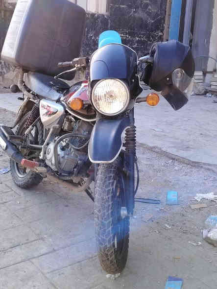 سلام عليكم عندي دراجه بوكسر البيع موديل ٢٠٢٣ نازله ب ٢٤ ماشيه ٤٤ الف حقيق مرقمه كامله رقم سنويه بسمي تحويل ثاني يوم دراجه خير من الله  سعر ٢٦٠٠ بيه مجال اذا مو شراي لا تكسر بيه متواجد  ع فيس هذا رقمي *********** عنوان زعفرانيه
