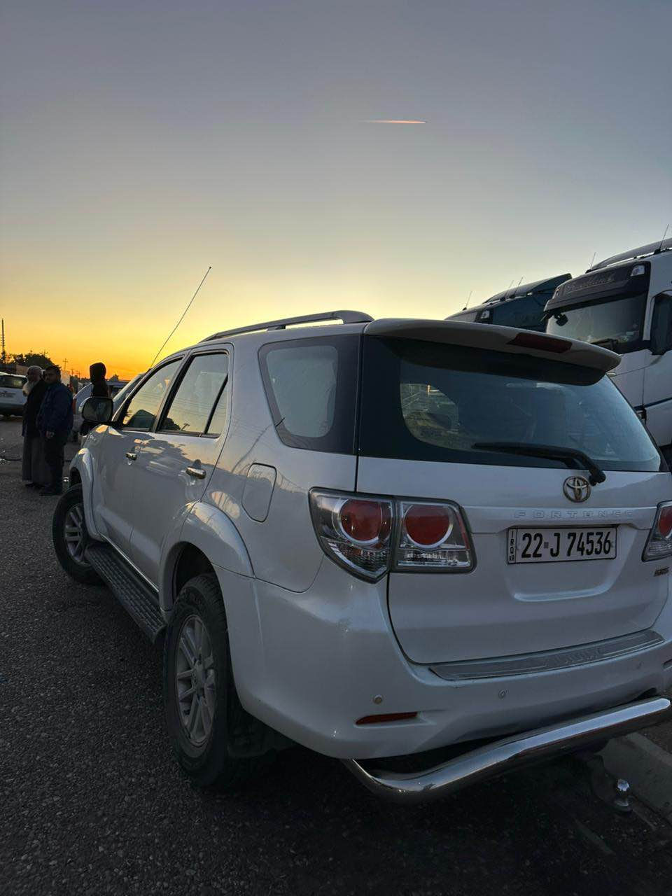 سلام عليكم تيويتا فورجنر للبيع موديل 2013 
كير مكينه تبريد تدفئه شرط ✅
سنويه بأسمي 2028 جديد دفتر بانزين بي ✅ 
سياره حيل جديد نضيف كلش ✅ 
بيه ملاحضه كلش صغير جوا لايت اقل من شبر تكحيل وبيه جوا باب بنزين رصعه فقط 
سياره ماشي 249الف حقيقي ✅ 
العنوان كركوك رقم هاتف *********** كركوك, العراق
