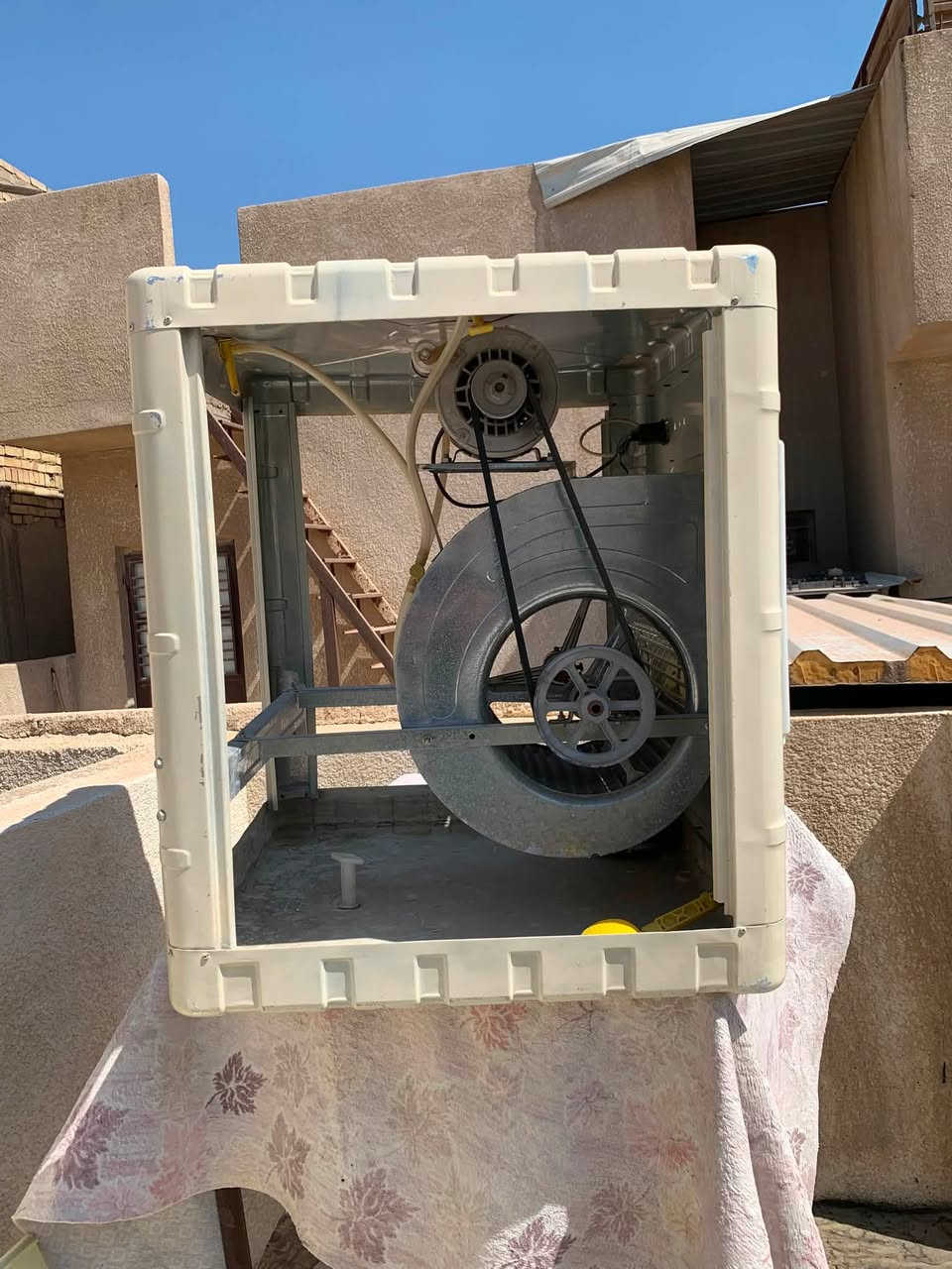مبرده جديده نضافه ١٠٠/١٠٠ دفعها قوي هواها بارد خير من الله السعر ١٥٠ الف ***********بغداد الدوره
