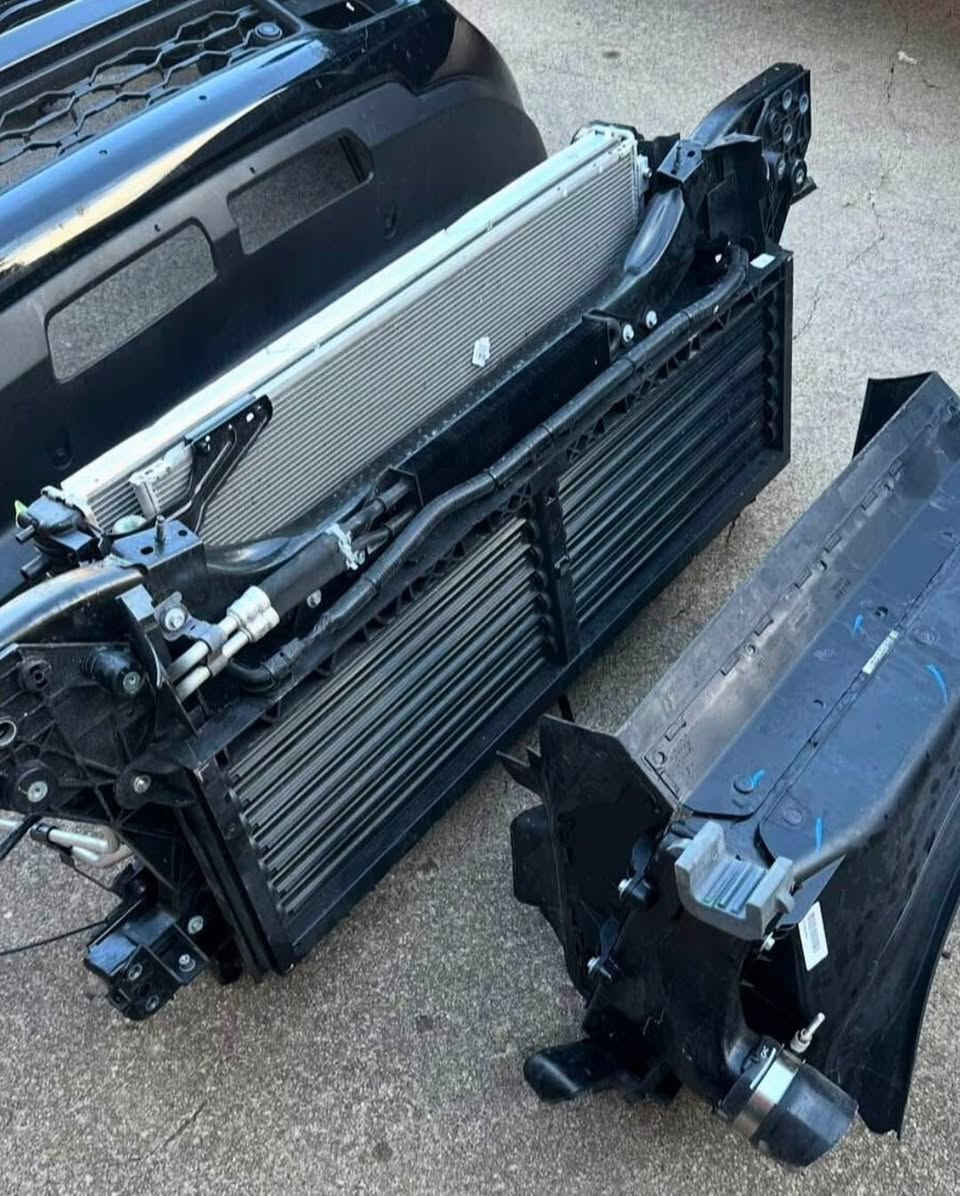 2019–2024 Ram Limited 2500 Complete Front Clip
Excellent condition.

Includes:
Hood, bumper, grill, headlights, fenders, radiators/intercooler, airboxes, liners, core support.

Fits 5th Gen Ram 2500/3500. Ready to install.


**إذا كنت صاحب هذا الإعلان وتريد حذفه لأي سبب، رجاءا أرسل رسالة إلى الدعم الفني**