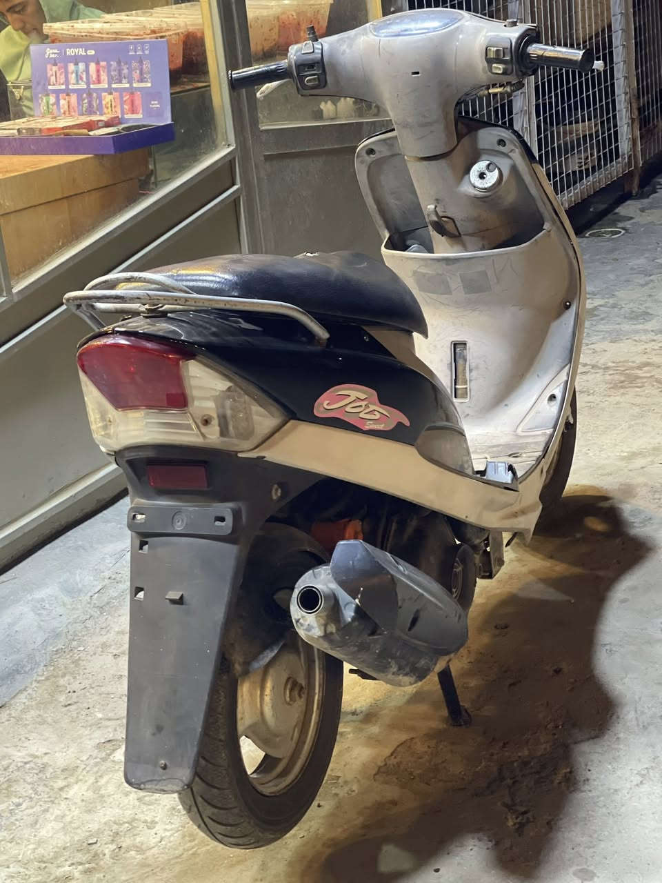 سلام عليكم للبيع دراجه ماكس منغولي للبيع الدراجه نضيفه شلعه و معدل فول السعر ٤٥٠ وبيهه مجال مكاني بغداد قرب جسر المثنئ رقم الهاتف ***********
