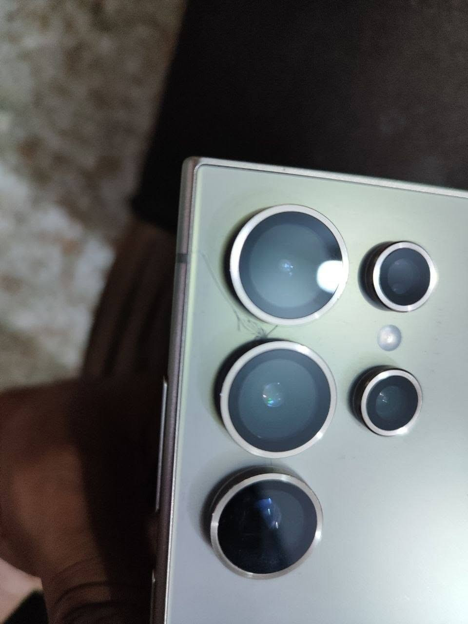 للبيع S24 كلش نضيف لا مفتوح ولا مبدل بي شي 
فقط هاي يم الكامره فطر كلش صغير بالكفر 
ذاكره 512 الكارت موجوده مال الصيانه 
سعره 950 مراسله خاص


**إذا كنت صاحب هذا الإعلان وتريد حذفه لأي سبب، رجاءا أرسل رسالة إلى الدعم الفني**