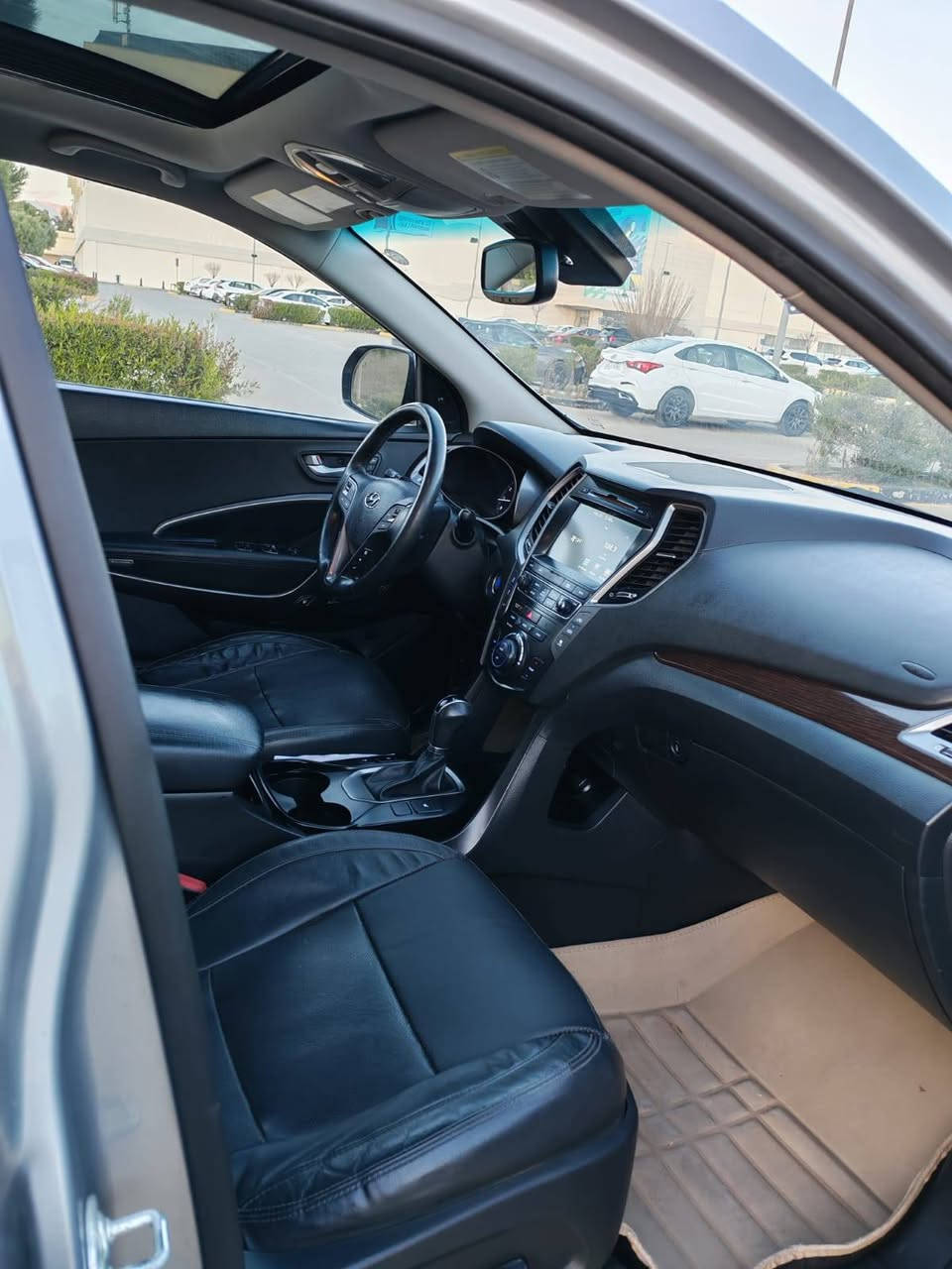 السنتافي كراند  موديل 2018 محرك 6سلندر 
وارد امريكي 
مافتوح محرك كير علا وضع شريكه
 ابشرط محرك كير كهربائيات 
حدايه تبريد سياره فول موصفات لمدد 
صندوك كهربائي كشن هيتر كامره
 شاشه جيبر سياره بي صبخ جاملخ بونيد بدون اي إرباك

🟪 السعر  :: الطلب في التعليقات ويوصلك مباشرة ✍️ 📩

بس يحتاج تجديد سنويه بسم مشتري
عنوان السيمانيه

رقم صاحب سيارة
***********
