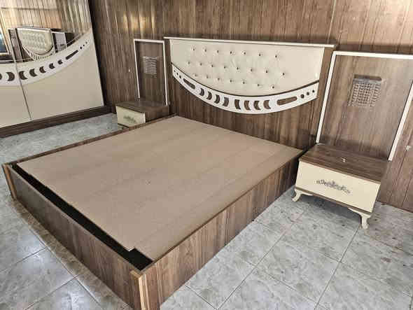 غرفه نوم للبيع نظيف كلش كامل سعر 375 الف شراي يخابر رقم ***********
