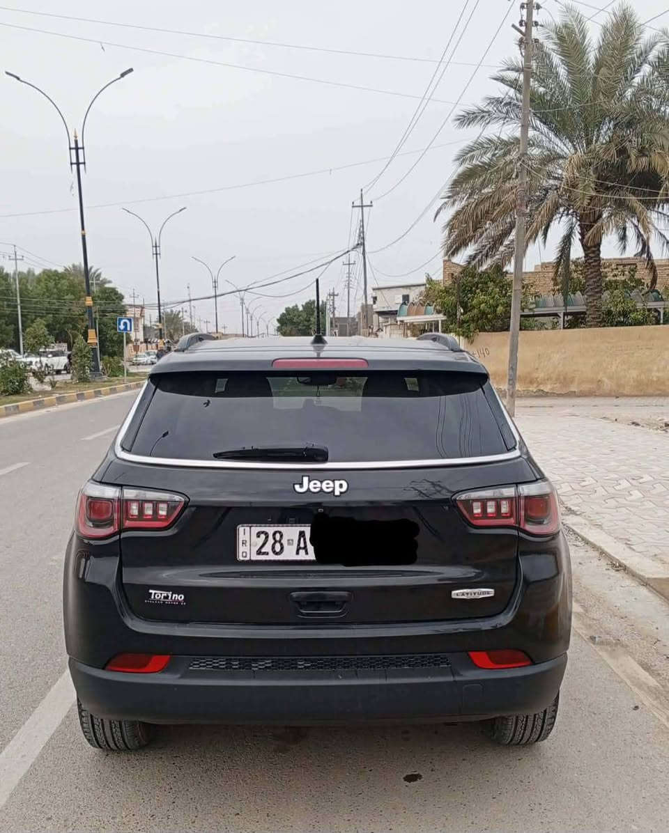 السلام عليكم جيب كومباس فئة لاتيتيود موديل 2019مريكي ضرر  بنيد بس السيارة جديدة كلش ماشيا 73  الف كيلو مو ميل السعر 112 وبيه مجال رقم لنجف *********** مكان نجف ومروس هم ترهم واتساب اتصل
