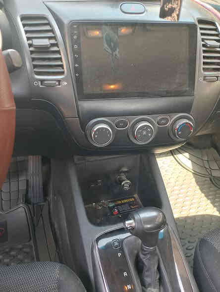 السلام عليكم عندي كيا فورتي للبيع موديل 18 وارد كندي حادث بس دعاميات والتبريد عاطل السعر125$ وبيه مجال واليحب يتصل ***********
