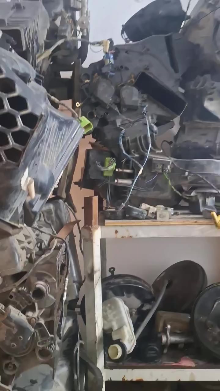 اسلام عليكم ورحمه الله وبركاته
كل الي تحتاجونه موجود ساحه عدن خلف مطحنه الجلبي ارقام الهواتف *********** او *********** الارقام بيهه واتساب خابرو او تدللون
