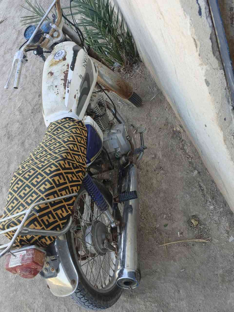 نامه 2020 أوراق كامله بوجهك لترقيم 
محرك زنجيل ما مفتوح بيه خيط تبخير 
لا دكلي شبيه مابيها مثل ما بالصوره 
سعر 400 الشراي يخابر


**إذا كنت صاحب هذا الإعلان وتريد حذفه لأي سبب، رجاءا أرسل رسالة إلى الدعم الفني**