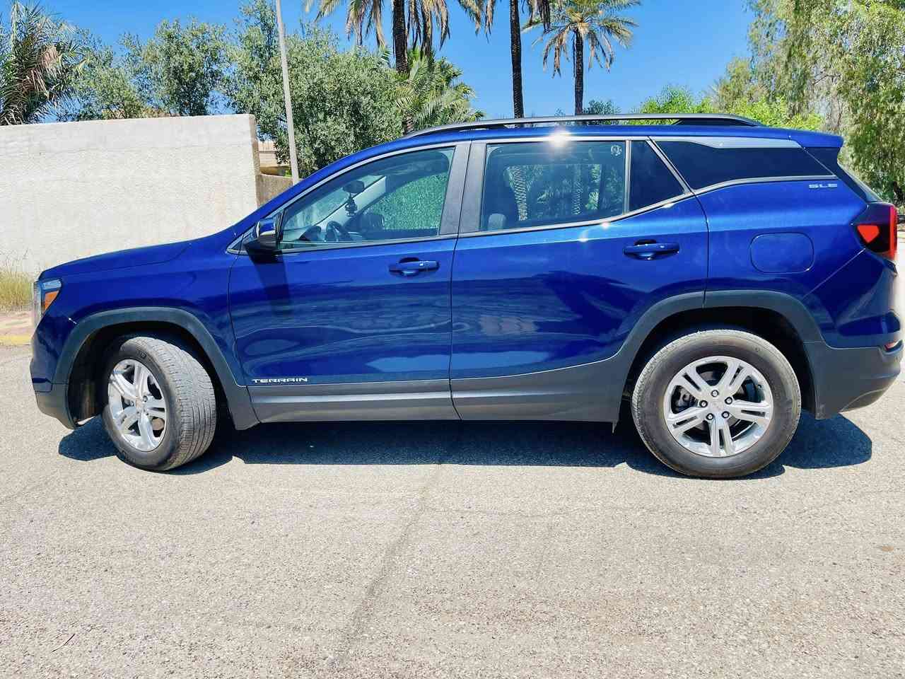 السلام عليكم ورحمة الله وبركاته
جي ام سي تيران GMC SLE موديل 2022  

🔹مرقم اربيل

🔴جميع الايرباكات سليمة بدون اي ضرر

🔹المحرك: 1.5L تربو (اربعة سلندر)
🔹العداد: 40 الف ميل قابل للزيادة
🔹تايرات بحالة ممتازة
🔹رادار امامي مانع تصادم
🔹رادار جانبي (نقاط عمياء)
🔹كامرة خلفية دوارة 
🔹كشنات السيارة مخمل اسود
🔹تحكم فول كهرباء لكرسي السائق 
🔹كرسي السائق هزاز لتنبية 
🔹حساسات خلفية 
🔹اشارة بالمري 
🔹المراية الوسطية تعتيم اوتو 
🔹تبريد قطعتين امامي وخلفي
🔹تدفئة لكشنات الامامية
🔹شاشة الدشبول حجم كبير للتحكم بايعازات السيارة
🔹بصمات عدد 4 للابواب مع بصمة تشغيل 
🔹تحكم ستيرن 
🔹 الضرر جاملغ ايمن فقط مع حافة البنيد بدون دواخل 

📍مكان السياره واسط /كوت
 
للاستفسار الاتصال على ***********
