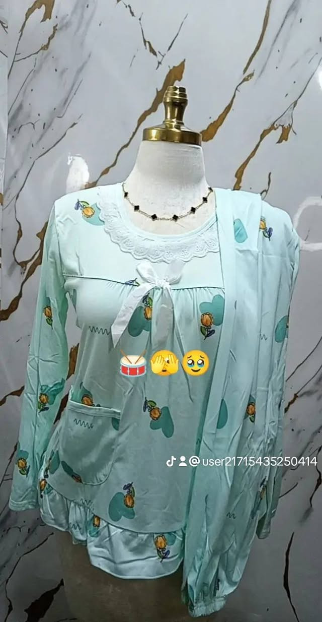 الف رحمة ع امة و ابوه الي يعلقلي
مصدر رزقي الوحيد 🥺
بنات كلشي متوفر عندي واسعار جدا مناسبه وعندي توصيل الحسينيه وتوصيل محافضات
للحجز ***********.... مع كل طلب هديتين 🎁🎁
