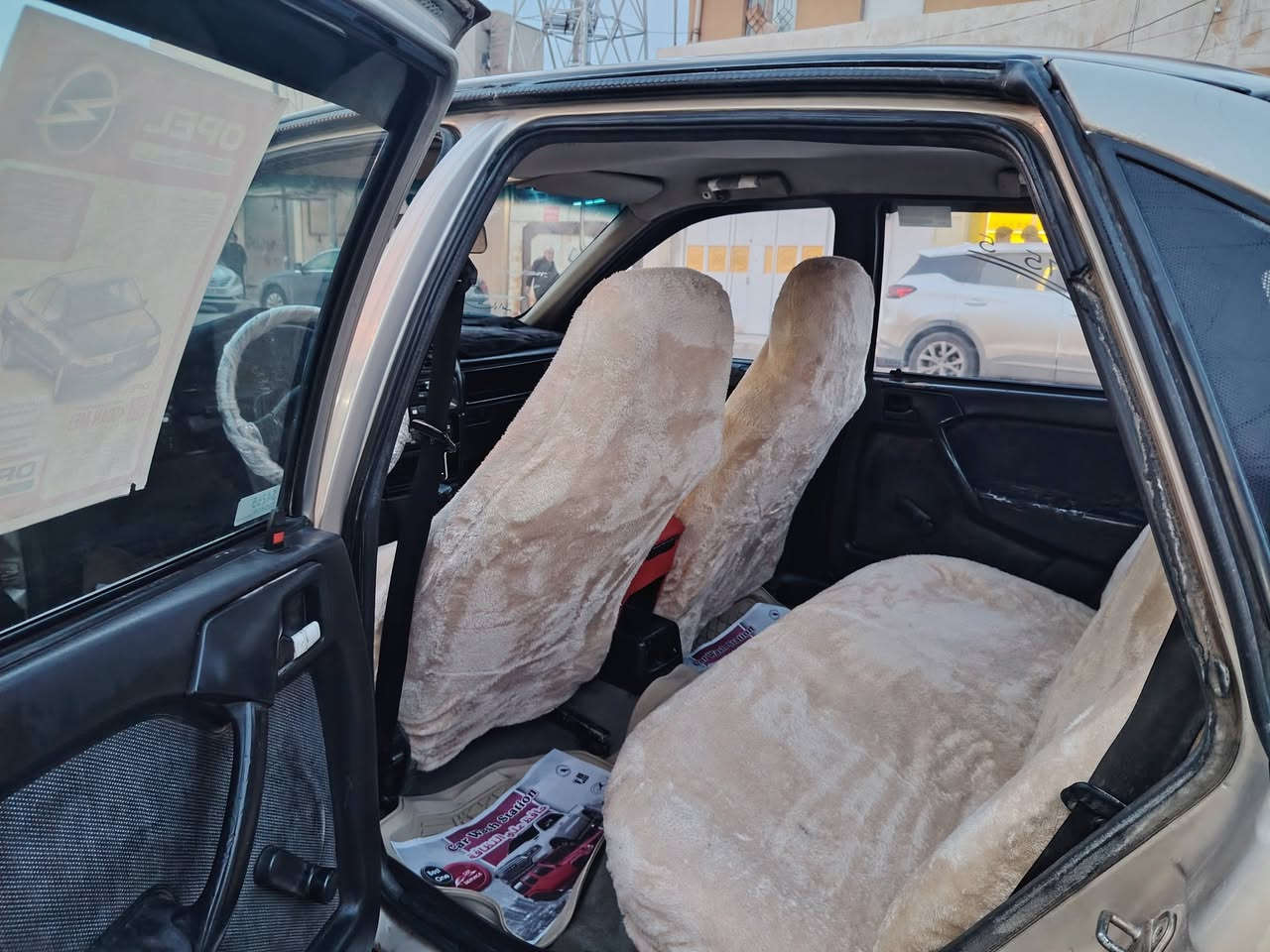 فكترا ١٩٩٠
حجم محرك ١٨
كير عادي
صبغ جماليه ( تعمير هلالات)
هزة جديد
كوبون بنزين موجود
سنوية ساقطه صارله ٧ أشهر
للاستفسار ***********
