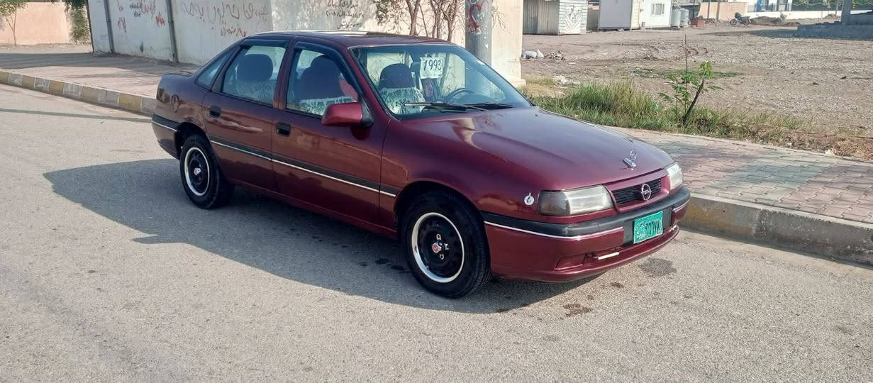 ئەم ئۆپڵە بۆفرۆشتن
مۆدێل 1989...مەکینە 20... کێڕومەکینەوکارەبایی هەمووی بەشەرت... ئەوەلیات و حاسیبەیە... بۆیاخ عامە لەسەر ساخی... لێدراو ڕزیوی نیە... چوار تایەی تازەی لەژێرە
سعری/  24 گەڵاو مەعامەلە
ژ/ م  ***********
شوێن/ کفری
