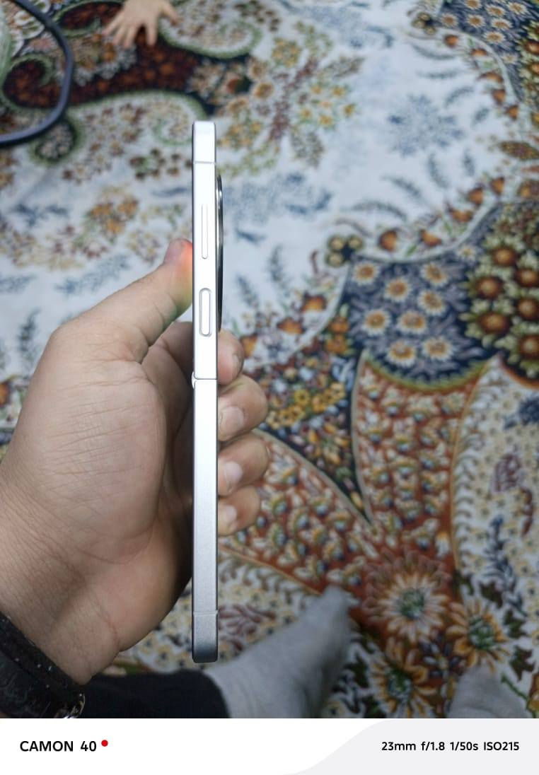 سلام عليكم تلفون ZTE libero flip ذاكره 128 العشوائيه 6 جهاز فول نضافه وقليل كلش من عنده قلاب ينفتح وينسد بي شاشه بل ضهر شخط مابي يخبل  سعره 300 وبي مجال كلش قليل مكاني الاعضميه ***********
