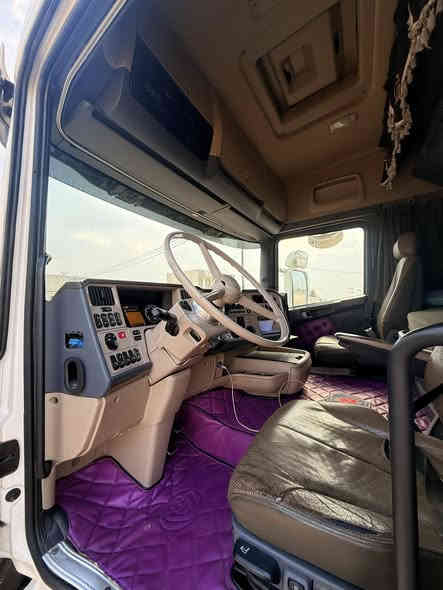 السلام عليكم  
للبيع اسكانيه 2016 
R580 
عرجه حساس كامره 
سحال دبل تاير  
ثلاجه داخليه 
رتايدر 
***********
