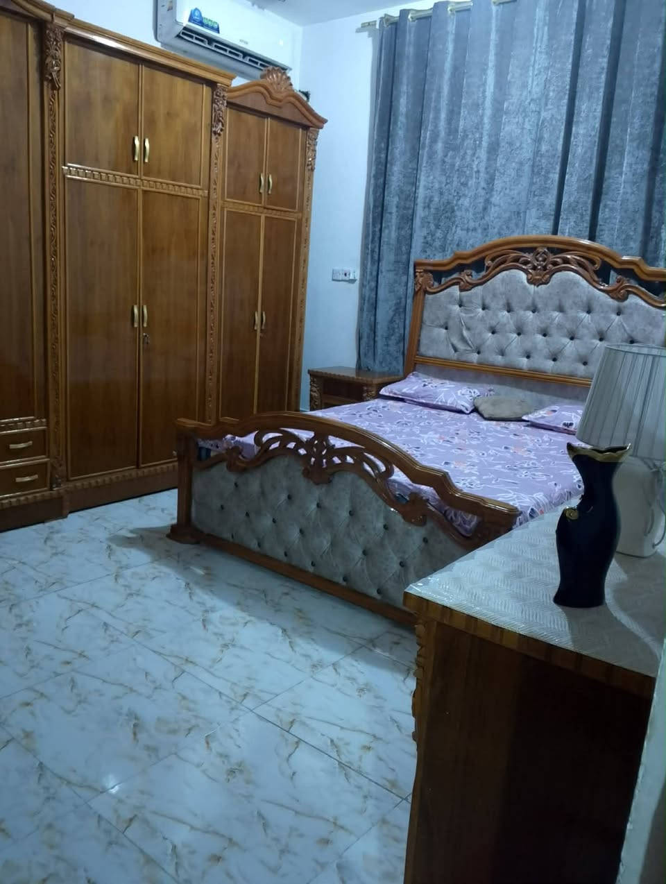 سلام عليكم بيت للبيع 
حي الاسره الزراعي
تمثال عبدك الكريم يم منطقت ابو مهدي مقابيل اسواق الكفيل القديم
خذمات ماء كهرباء تبليط فول خدمات
للستفسار اكثر *********** واتساب
