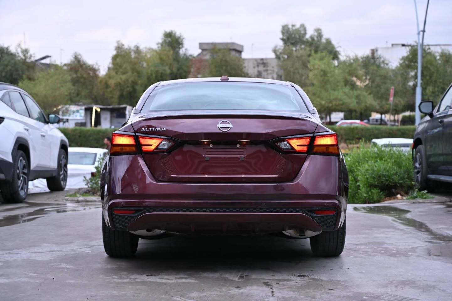 Nissan Altima SV 2025
نيسان ألتيما SV 2025 

وارد أمريكي 🇺🇸

⚙️محرك 4 سلندر 2.5L
🛞 سحب أمامي FWD

مواصفات SV 
🔴 شاشة تدعم Apple CarPlay, Android Auto

🛡أنظمة السلامة ومساعدة السائق 
🔻نظام NISSAN SAFETY SHEILD 360 تشمل :
🔸️فرمله طوارئ تلقائية 
🔸️نقاط عمياء
🔸️نظام تحذير من الخروج ع المسار 
🔸️نظام فرملة تلقائية عن الرجوع 
🔸️كاميرا خلفية 
🔸️نظام تنبيه من حركه المرور الخلفية 

ماشي 6 ألف فقط ✅️

مكان السيارة أربيل شارع١٠٠ 

السعر 14.300💲  

للإستفسار 
*********** إتصال أو واتساب 

#نيسان #ألتيما #للبيع
