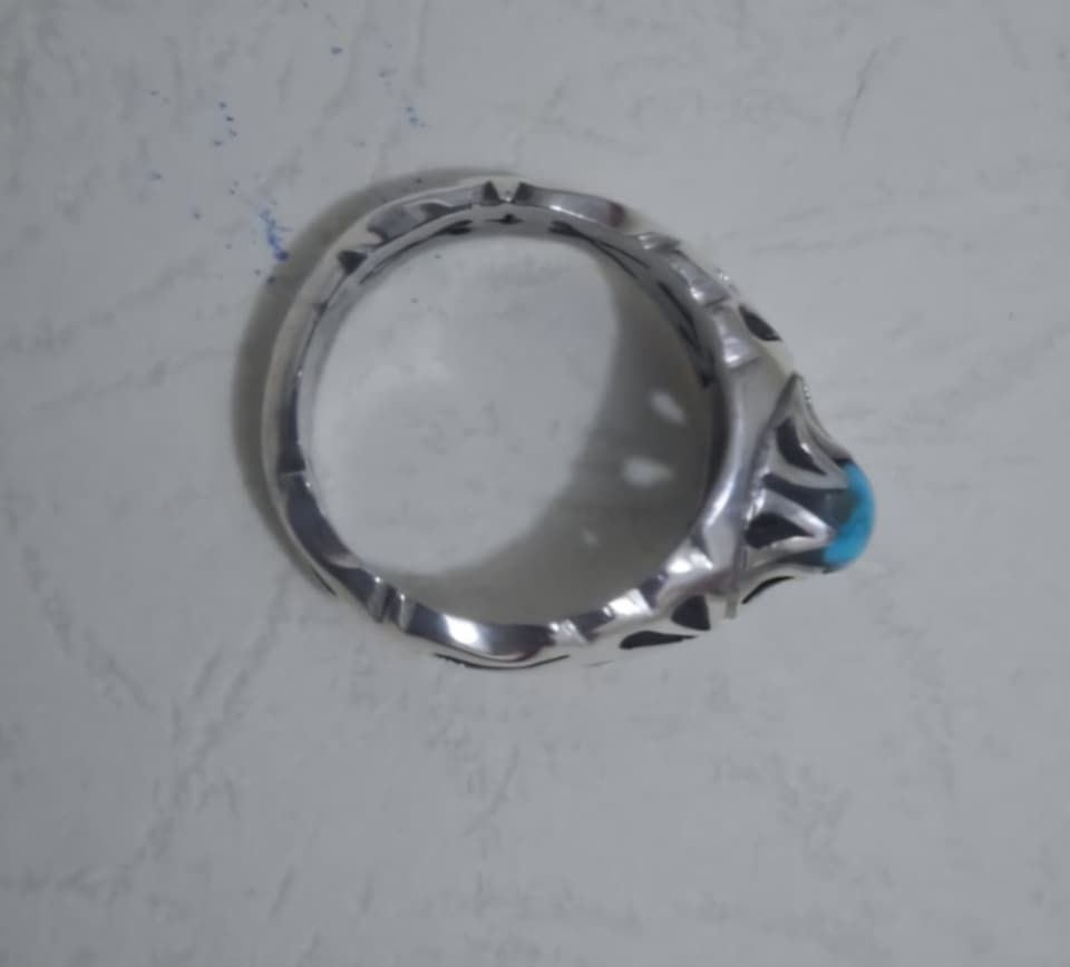 محبس لبة فيروز نيشابوري قديم طبيعي غير معالج بصياغة يدوية ثقيلة ناعمه خنصر 
شراي يجي خاص


**إذا كنت صاحب هذا الإعلان وتريد حذفه لأي سبب، رجاءا أرسل رسالة إلى الدعم الفني**