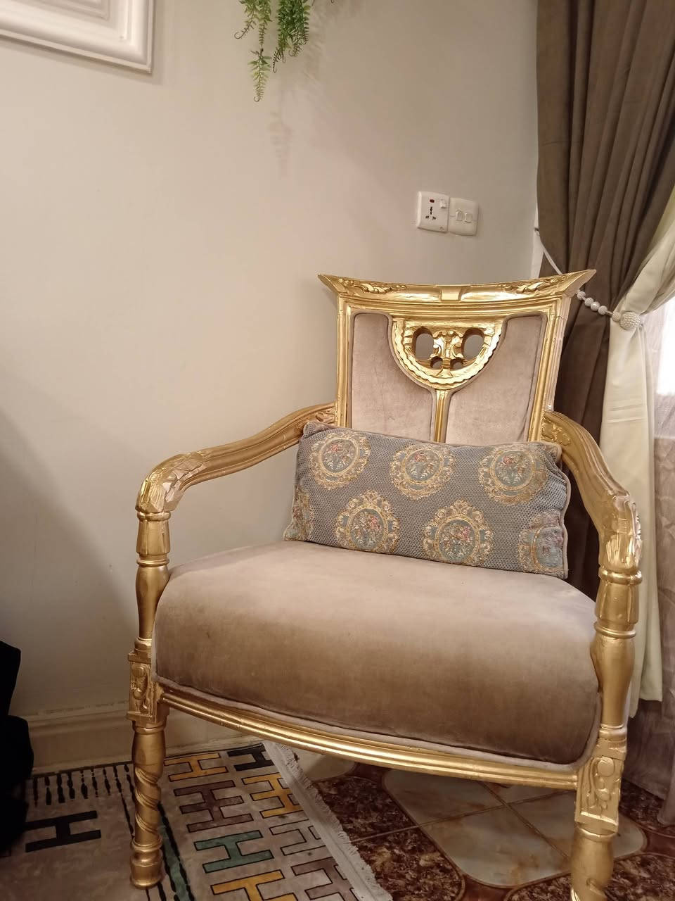 تخم زان كويتي درجه اولى نضافته 95% قنفتين كبار رباعيه مع كراسي 2 المقعد طبي السفنج مينزل ب750 ستائر غير مستخدم تكفي شباك وباب ب120
***********
واتساب
الدوره
