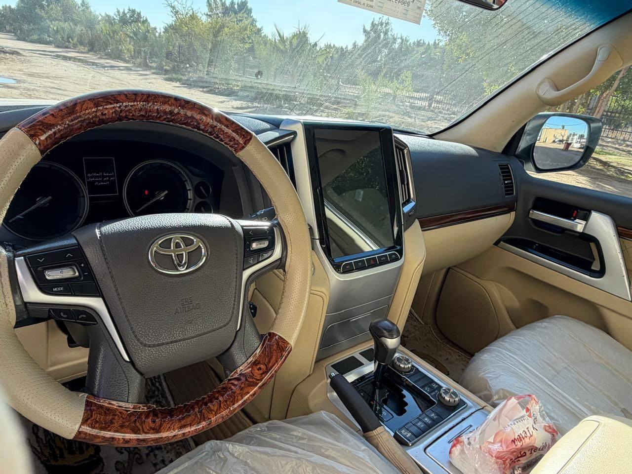 لاندكروزر 5700vxr
المديل 2017
الون ابيض 
رقم اربيل إنكليزي 
سياره مكفولة من صبغ 
سياره مكانها نجف 
سعرها 5شدات 
***********
***********
