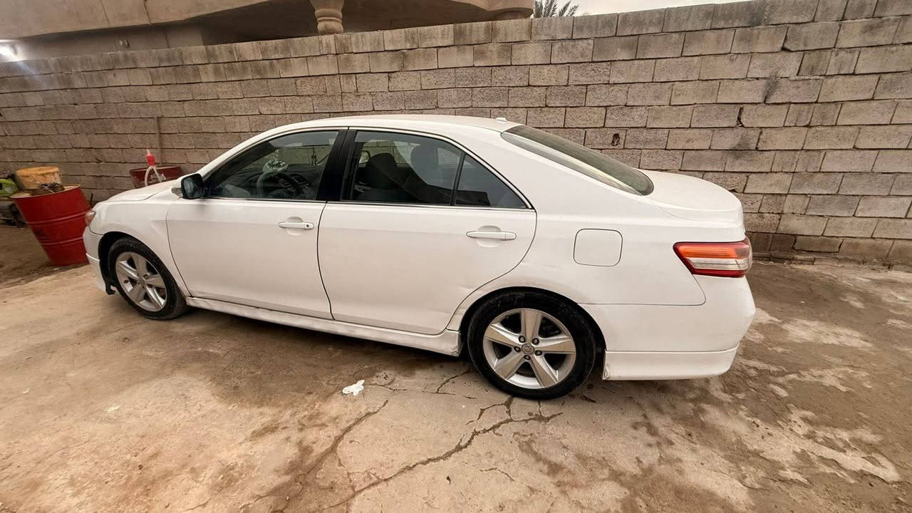 السلام عليكم للبيع كامري موديل 2010 se وارد أمريكي سبورت ضررها قطعتين صبغ محرك 2500 الكير بي خربطه ابيع كايم السنويه لل 29 شرط التحويل والغرامات السعر 89 وبيها مجال مكان السياره العلم للأستفسار اتصل ***********
