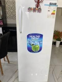 ثلاجه للبيع 07827998053