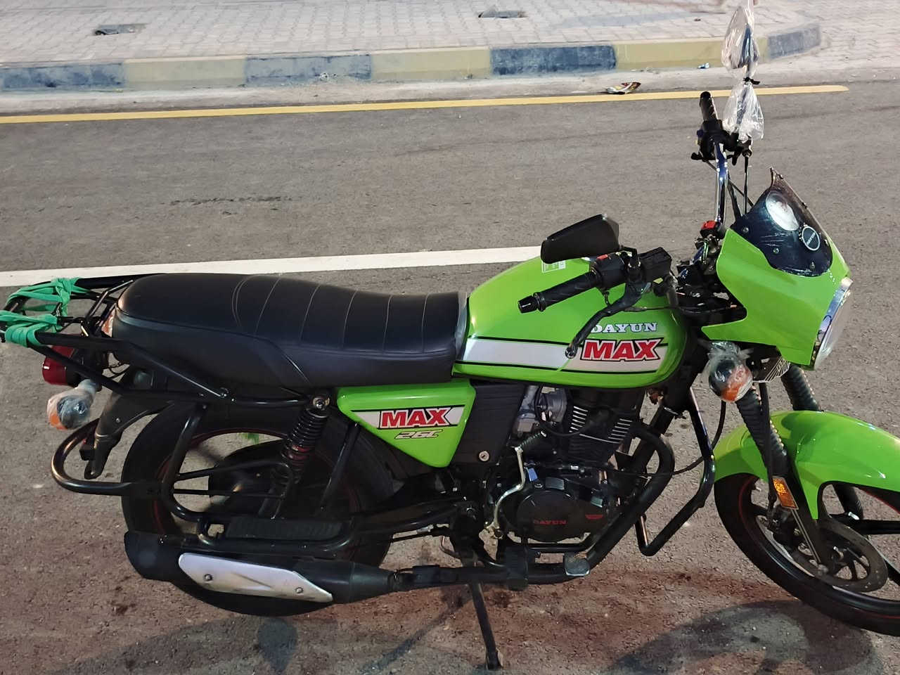 سلام عليكم /دراجه دايوان 23 مكفوله كفاله عامه صار 6 اشهر من طلعتها من لمعرض دراجه رقم نكليزي لوحتين وياها وسنويه تحويل ثاني يوم /سعر دراجه 2250 وبيها مجال رقم مبايل *********** تدلل
