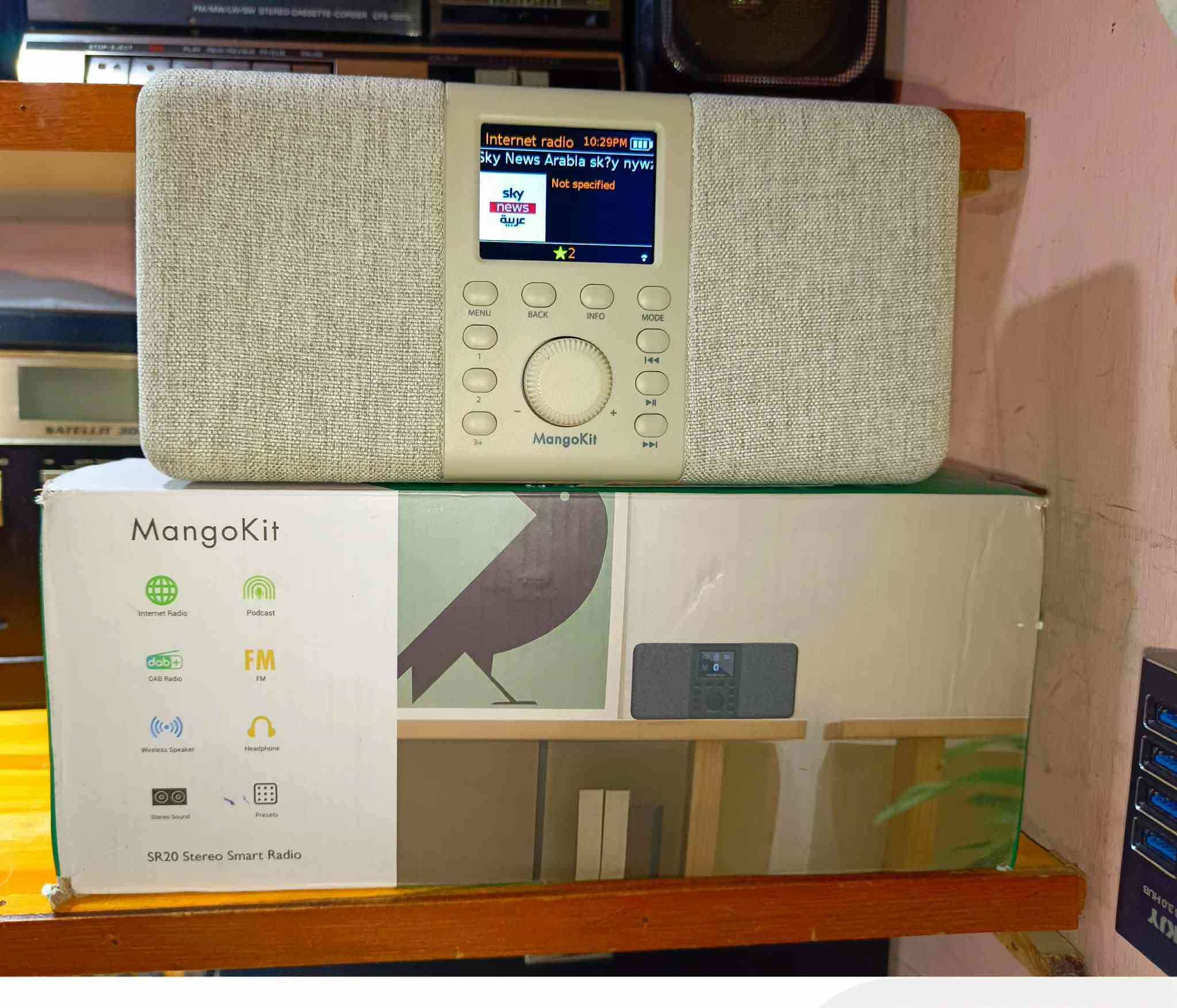 راديو انترنت واي فاي
ماركه. MangoKit. SR20
انترنت واي فاي
موجه FM
بلوتوث 👉 
موجه DAB
ميزه حفظ محطات مفضله
يشتغل باتري قلم عدد ٤
وايضا منفذ تايب سي يشتغل مباشر 
منفذ سماعه خارجيه
شاشه ملونه
ساعه ومنبه
ستيريو صوت مجسم قوي جدا ونقي
لوك جديد كارتون مامفتوح شرط يوصلك
الأبعاد الطول ٢٤ سم *الارتفاع ١٢ سم
ملحقات كارتون وكتالوك كيبل تايب سي
اي استفسار بعد تعليق يوصلك السعر وبالخدمة 🌹


**إذا كنت صاحب هذا الإعلان وتريد حذفه لأي سبب، رجاءا أرسل رسالة إلى الدعم الفني**