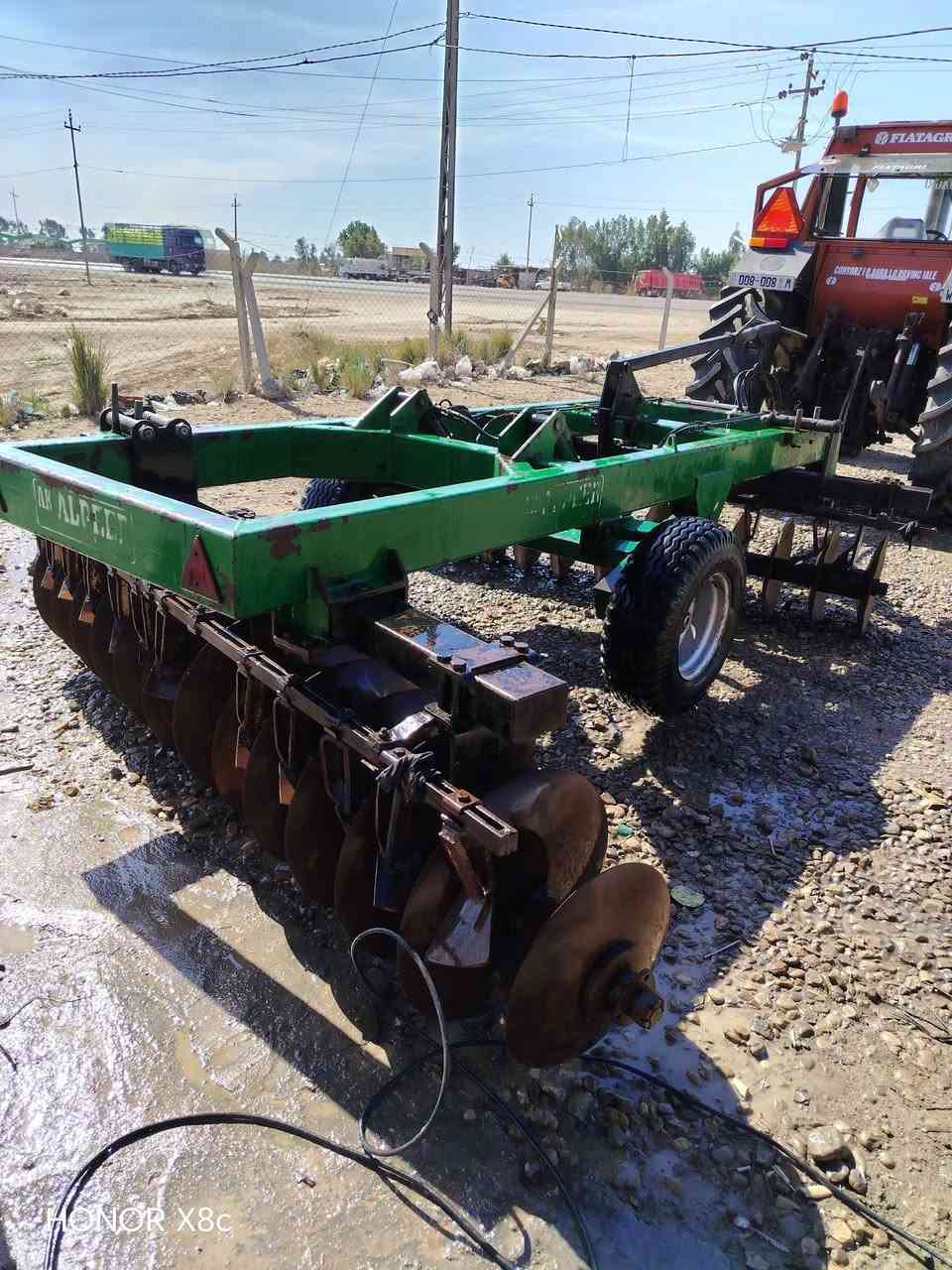 للبيع دسك البير حجم 24 جاهز الشغل العنوان واسط العزيزية معرض القمه ***********
***********
