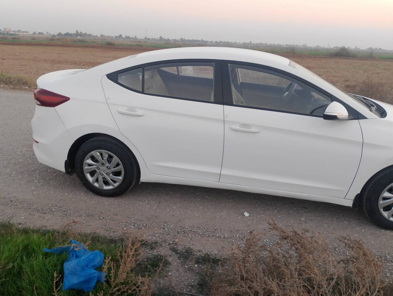 سلام عليكم الانترا موديل 2018 خليجي بيها جاملغ وبنيد ورش دوسه والباقي كفاله
 مكينه 2000 ماشيه 200km
 تبريد و حداديه 100% سياره جاهزه ماناقصها برغي مال جناي
سياره  معوقين ومخلصه يعني حره كبل داور  سعرها 122 وبيها مجال  
مكان سياره ذي قار / الشطره 
الاستفسار الاتصال 
***********
