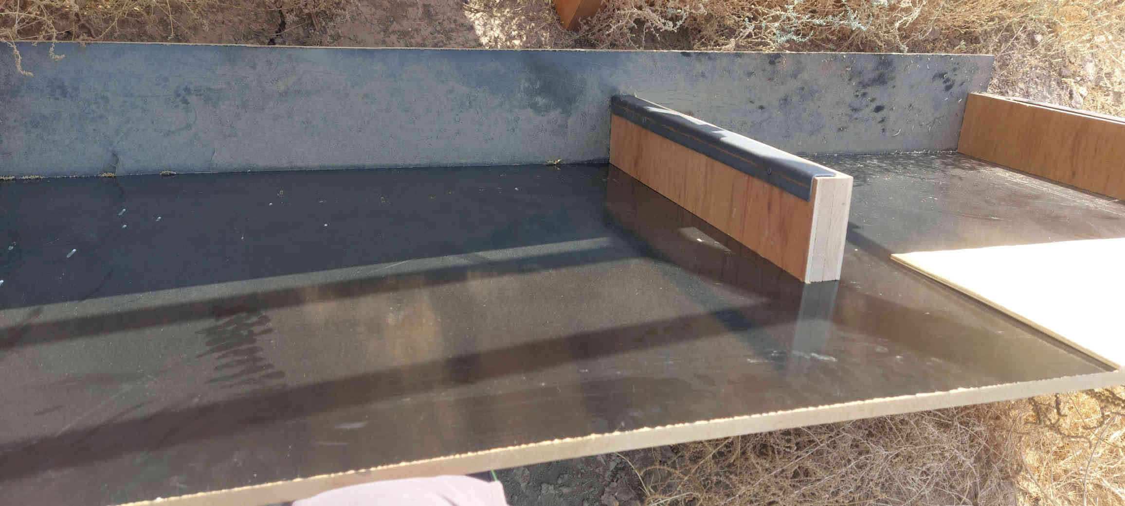 سلام عليكم فرن دائري ايراني حجم كبير مترين  سلي استيل  نضيف وشغال  داخل ولسقف امبطن طابوق لحفض الحراره   وميز تزكا وسله  جدد مامستعملات سعر الفرن ١٢ ورقه   للاستفسار *********** مكاني ديالى جديدة الشط
