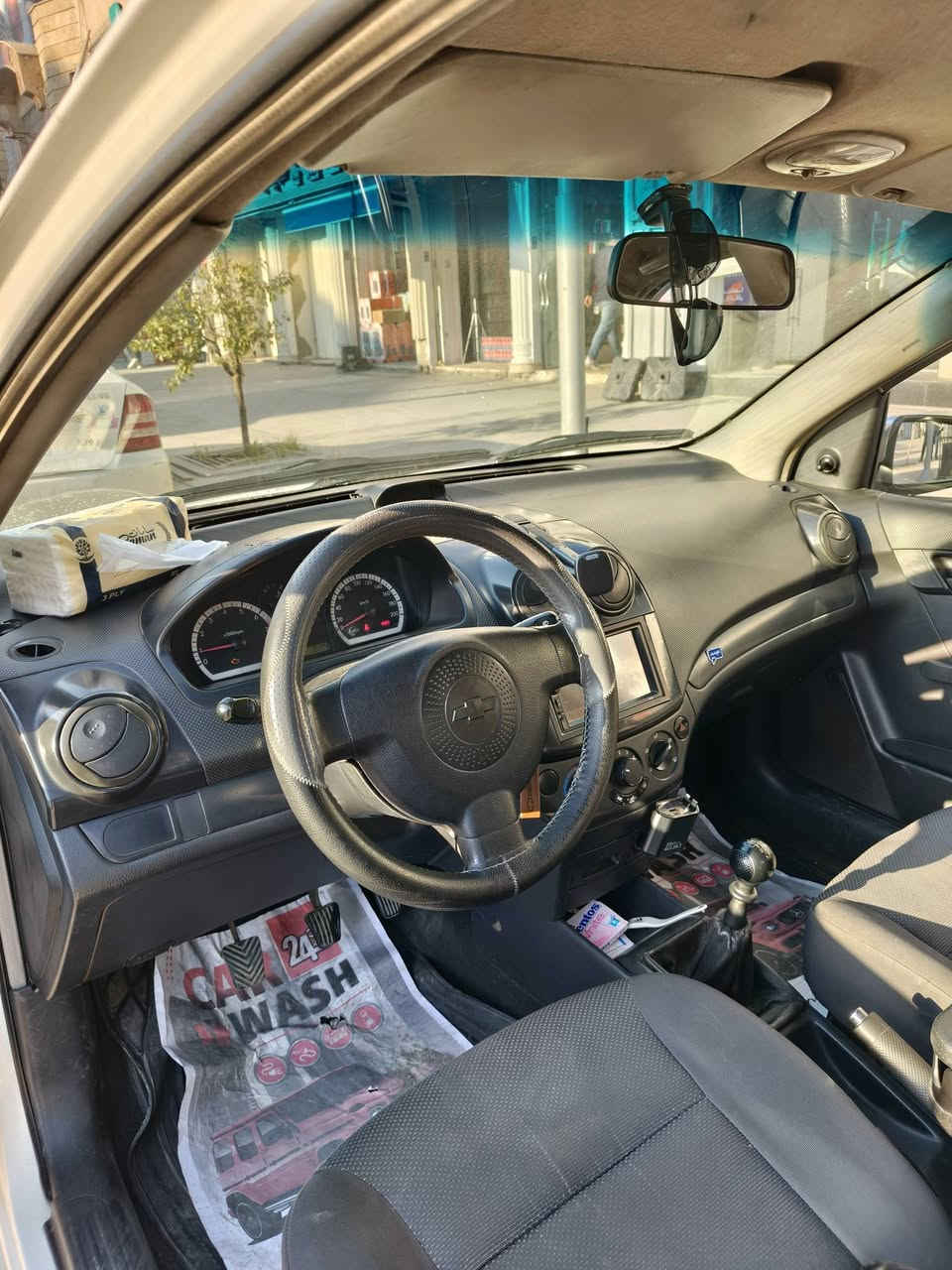 السلام عليكم
شوفرليت افيو موديل 2008

فول عادي 

وارد كوري محرك دبل كمشفت المرغوب بالسحب والتبريد 

السيارة جاهزة على اخر حبه و مال جناي ماناقصه اي شي

تبريد تدفئه شغال

كير محرك شرط تفتح البوند كلشي كاعد بمكانو

كل كهربائيات السياره شغاله من الدعامية لي الدعاميه 

داخلها ماشاء الله بالصور مبين وبالواقع احله 

السياره كاعده وما متعوبه ونصبتها مبينه 

السياره رقم اربيل ماشي بمعاملة التحويل 

تريدها باسمك احولها مباشرة من الشرعي باسمك وكلفة التحويل عليه يعني تستلم السيارة مصفاية غرامات وهزة وسنوية جديده باسمك 

السعر 70 ورقه وبيها مجال  للطيبين

للتواصل *********** واتس شغال
