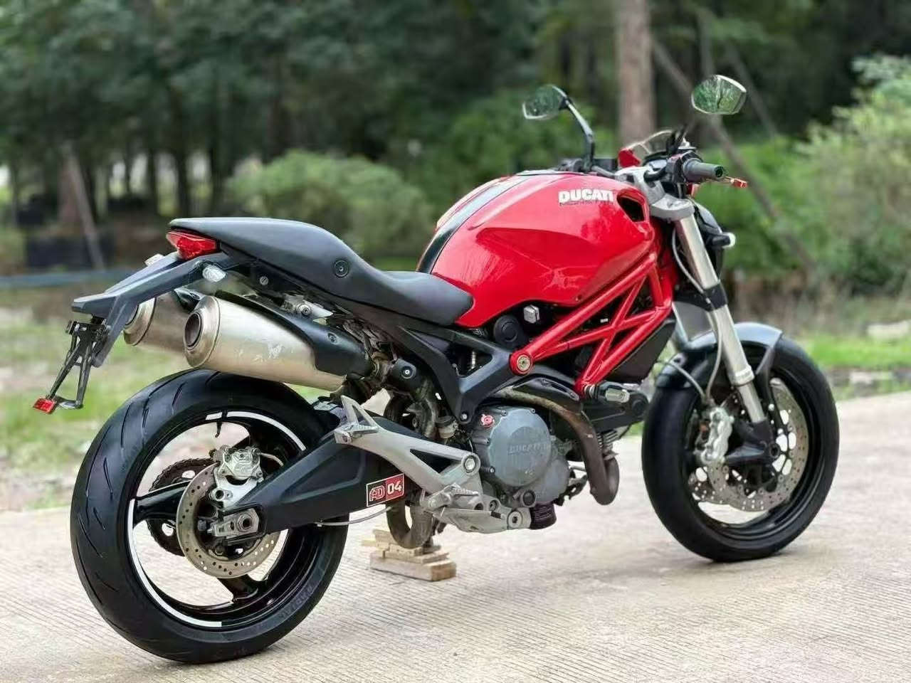 سلام علیکم 
Ducati696
2013
ضمان گیر محرک بدون حادث 
2013 دوكادي 696 الوحش الأصلي الكلاسيكية فيراري الأحمر الألبوس كابير نوع V مزدوجة أسطوانة عالية جدا السعر رخيص ٢٠ورقەتحتاج إلى محادثة خاصة معي ...
***********
