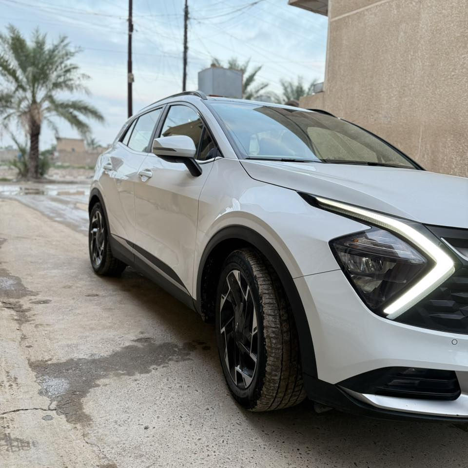 السلام عليكم
سبورتج 2023 خليجي 1/1للبيع 
كفاله عامه رقم اربيل بأسمي تحويل ثاني يوم 
ماشيه 50الف بنوراما رادارات جانبيه بصمه تشغيل كراسي كهرباء كراسي تدفئه صندوق كهرباء ويل 19مكينه 2000 دوش هاند بريك بصمه شاحن واير ليس اوتو هولد شاشه كار بلي كامره دواره دشبول ايباد قطعين تبريد حساس امامي خلفي شفتاف مقود مثبت سرعه نضام مانع انزلاق نضام نزول منحدرات اشاير بل مري مخارج USB+مخرج كشن وبعد بيها مواصفات خير من الله 
مكان السياره :صلاح الدين قضاء الدجيل 
السعر :228 وبيها مجال 
للأستفسار :***********
